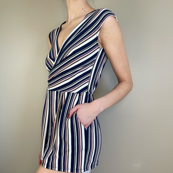 Fishbowl Junior’s Navy Pink White Striped Romper Pockets Size XS - Picture 1 of 15